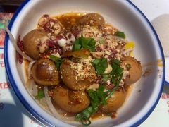-爆炸头阿姨小四川正宗川味小吃(无任何分店)