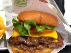 招牌牛肉堡双层-Shake Shack(西单大悦城店)