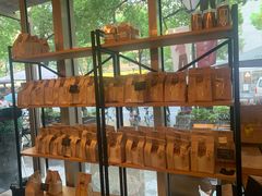 面包甜点陈列柜-81BAKERY(大学路店)