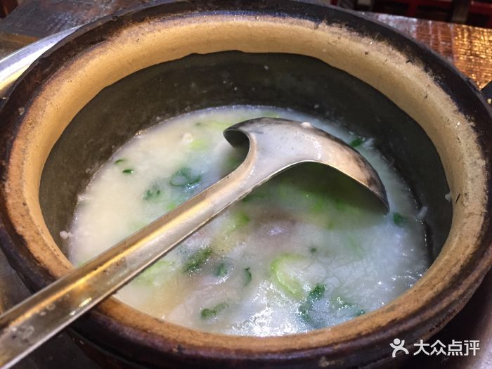 邱记潮汕砂锅粥(虹井路店)黑鱼牛肉丸砂锅粥图片 - 第2张