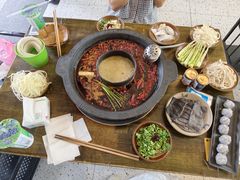-黄潇洒老火锅(九眼桥宏济巷店)