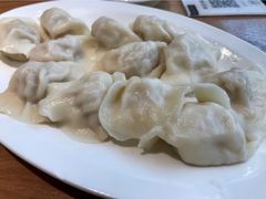 酸菜土猪肉饺子-上关雪東北菜(中房金谊店)