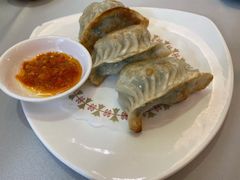 香煎韭菜锅贴饺-悦湖公馆