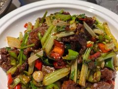 小炒黄牛肉-邑金陵北京烤鸭店·现炒家常菜(ITC MALL店)