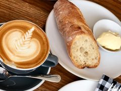 -ROAST coffee & eatery