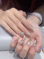 -丽心自助美甲美睫