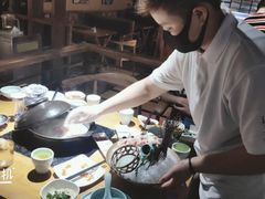 -洪氏嗨捞·广东猪肚鸡·椰子鸡火锅(西咸万象城店)