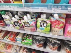 -全家便利店(愚园路六店)