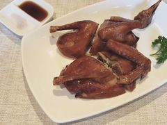 脆皮烧乳鸽-御宝轩(益丰·外滩源店)