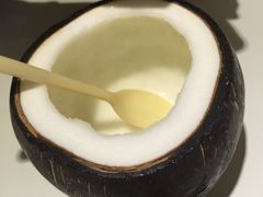 -志龙皇冠吃货椰子铺