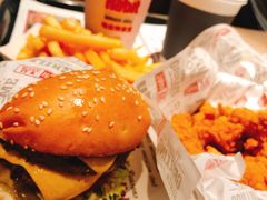 -The Habit Burger Grill 哈比特汉堡(复兴soho店)