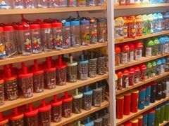 -名创优品(北京新中关购物中心地铁层店)