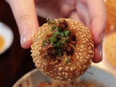 春韭小炒皇配上海麻球-杭州西子湖四季酒店·金沙厅