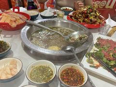 -乡土黄·鲜牛肉火锅·小龙虾(兴业街店)
