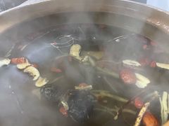 藥膳湯底-威邵鸡煲(西华路总店)
