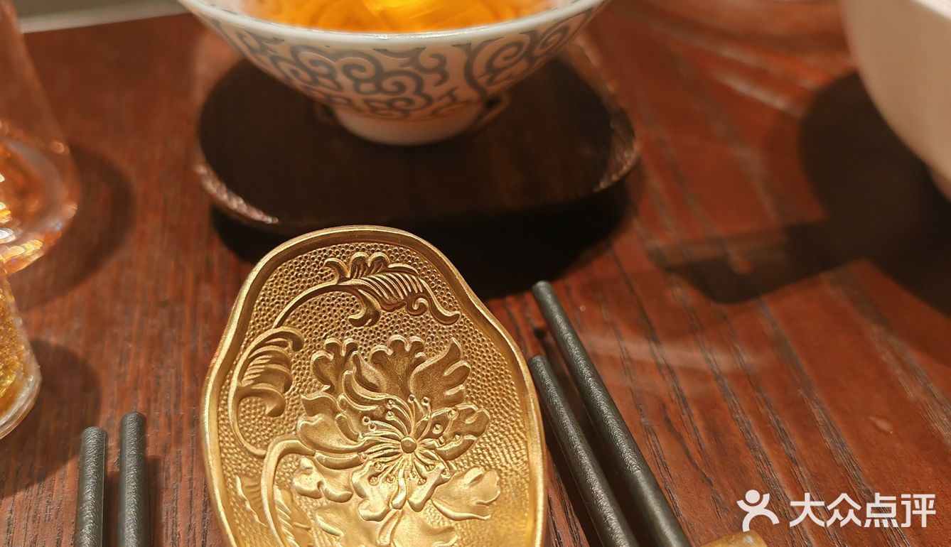 海粤荟：古典粤菜盛宴，丰富菜色与优雅氛围的完美结合