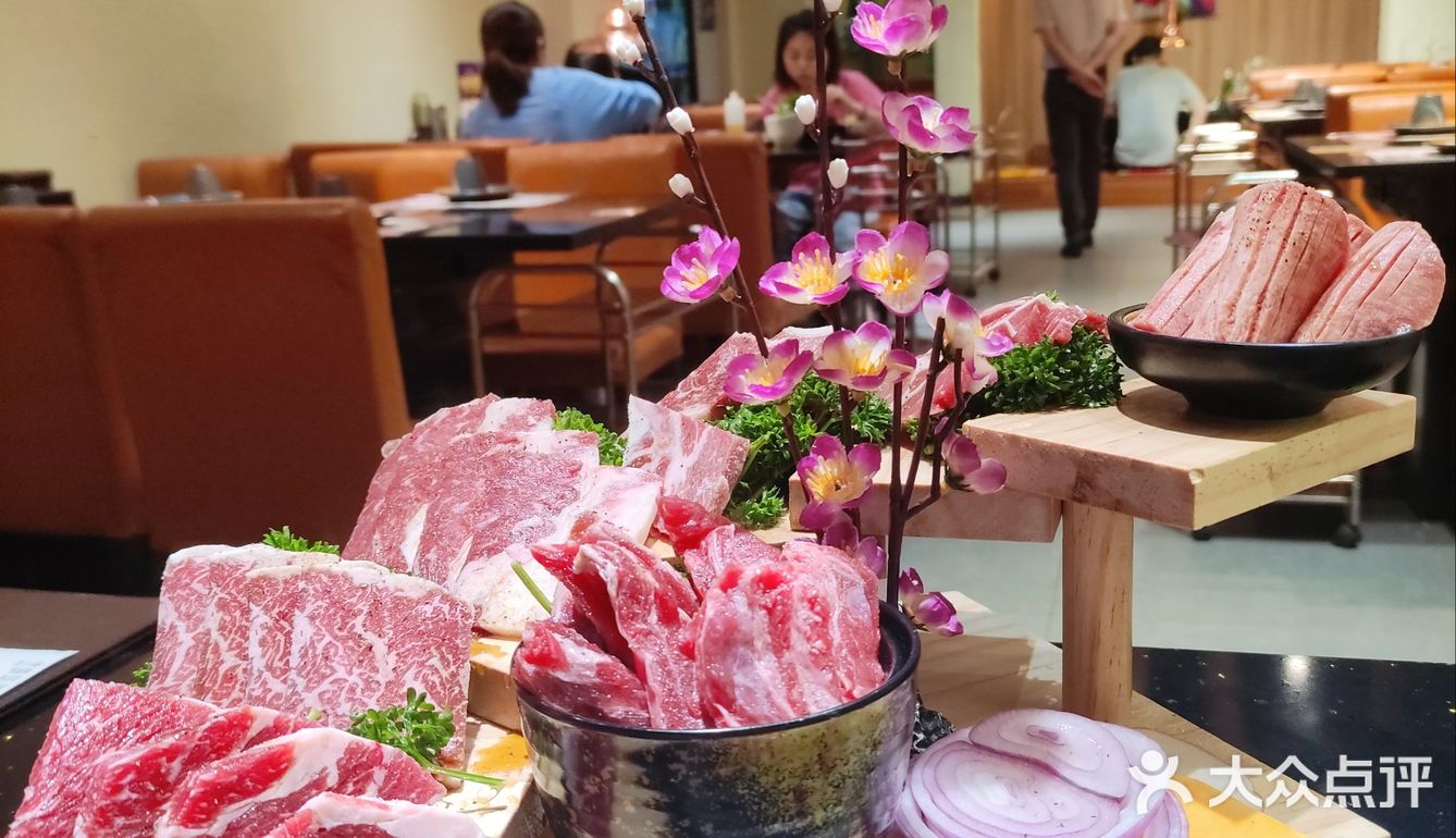 难得假期 不管你说什么我就要吃肉肉！！[亲亲][亲亲]