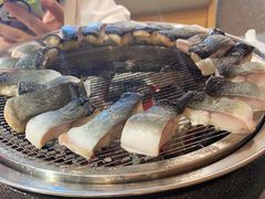 -围炉肉舍•炭烤活鳗•丹东海鲜烤肉(步行街店)