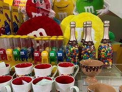 -m豆巧克力世界(上海世茂广场店)