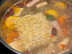 -尚尚仙·酸汤猪手·猪肚鸡火锅(华联万柳购物中心店)