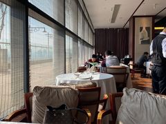 靠窗位-梧桐餐厅(泉城路店)