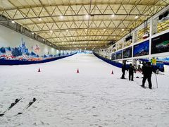 -乔波室内滑雪场