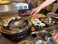 -围炉肉舍•炭烤活鳗•丹东海鲜烤肉(步行街店)