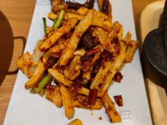 牛干巴炒藕条-云海肴·汽锅鸡·云南代表菜(东坝金隅店)