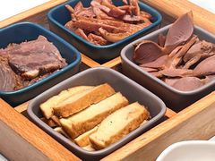 -新世界·过桥米线宴