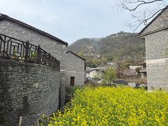 -高荡千年布依古寨旅游景区