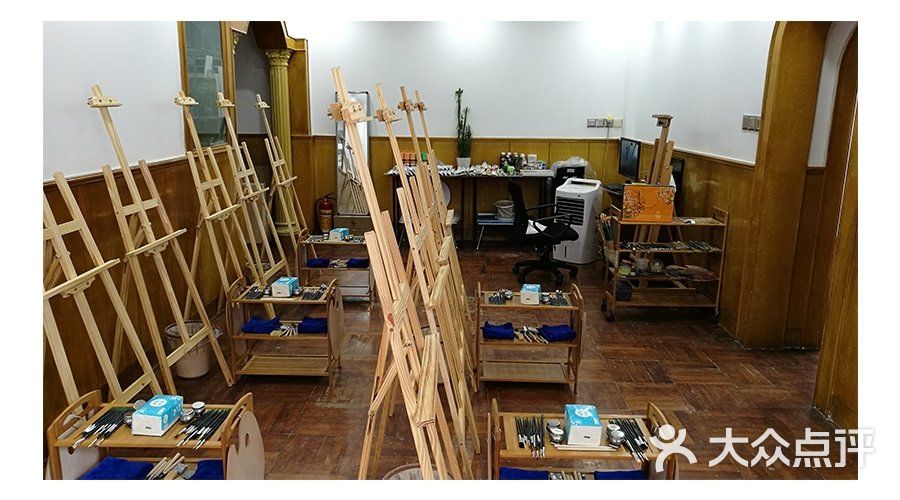 新艺油画工作室