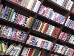 -钟书阁(松江泰晤士小镇店)