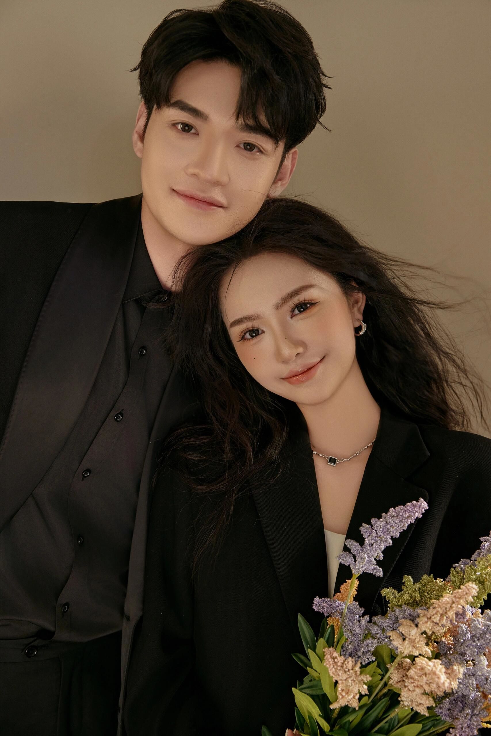 情侣肖像温情脉脉