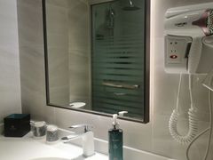 -白玉兰酒店(上海田子坊马当路地铁站店)