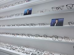 -美式眼镜·授权蔡司.依视路.尼康.豪雅.明月(南翔印象城店)