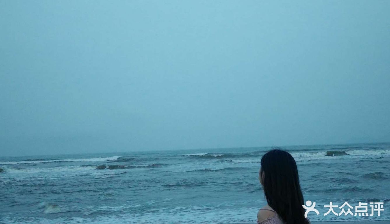 位于西海岸新区凤凰岛。南濒黄海