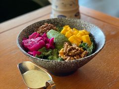介子酱大地羽衣甘蓝藜麦沙拉-普兰达德国餐厅·德式脆皮烤猪肘·自酿啤酒(观唐店)