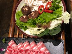 -老牌坊云南鱼豆花火锅(爱建店)