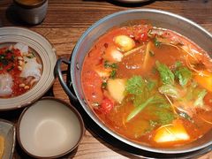 -野山舂·贵州现舂酸汤火锅(鸿通城店)