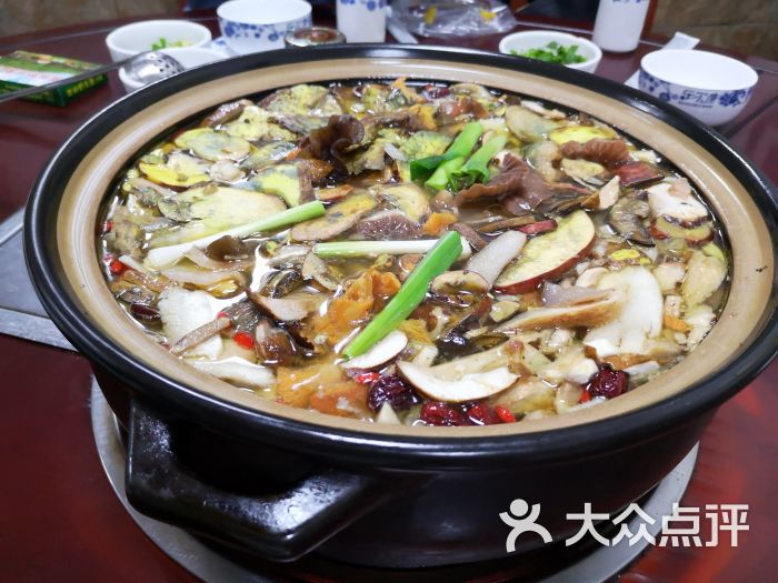 原林野生菌火锅图片 - 第3张