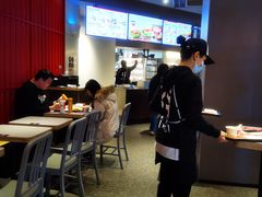 -肯德基(嘉善路地铁站店)