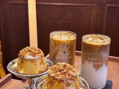 -Café Monson