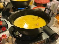 -鲜入围煮花胶鸡海鲜火锅