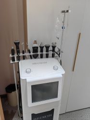 -康美贞·痘肌养护管理中心