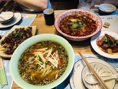 -临界音乐酒馆·小龙虾·江湖菜(华熙LIVE·鱼洞店)