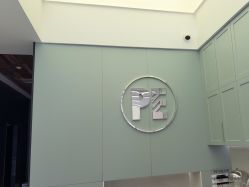 -PE SALON