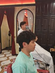 -东方先生国潮男士理发馆