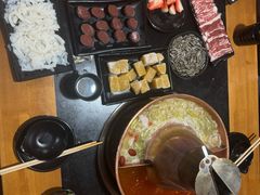 -果松木炭酸菜铜火锅·外婆参鸡汤