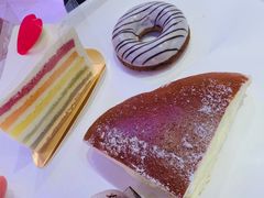 彩虹蛋糕切片-巴黎贝甜·生日蛋糕(环球中心店)