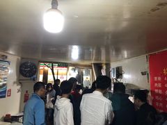 等位区-王记西鎮电烤肉(汶上路店)